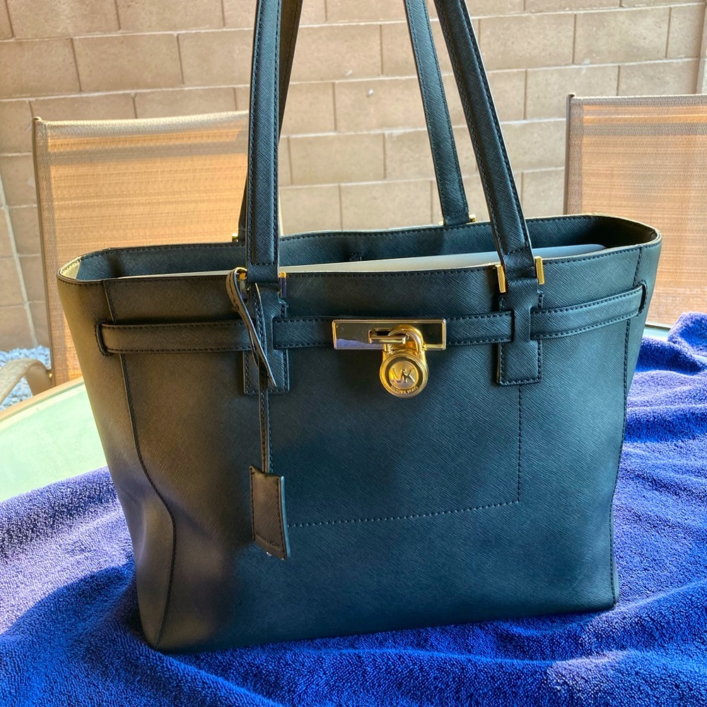 Large Traveler Michael Kors Hamilton Tote ✨